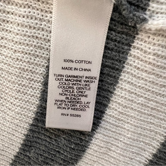 Express Striped Gray and White Women's Sweater - Picture 5 of 5